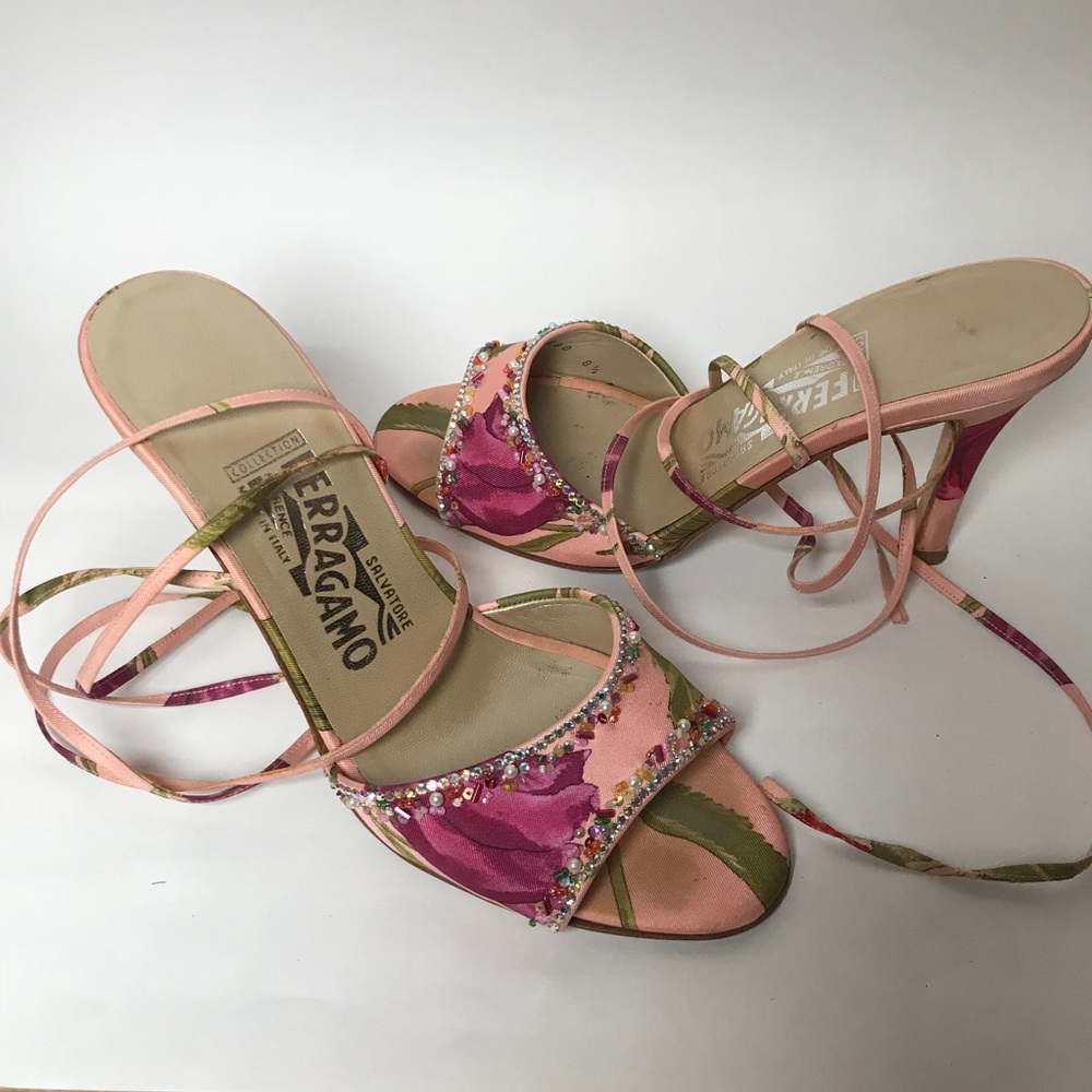 🥀Vintage Salvatore Ferragamo pink high heels 8.5
